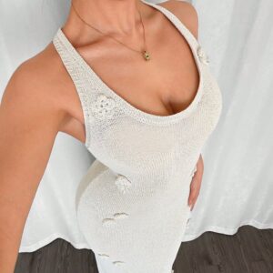 Vestido tejido con flores bordadas a relieve