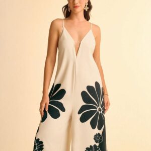 Enterizo de piernas anchas y escote en V