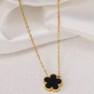 Collar con flor de acero inoxidable