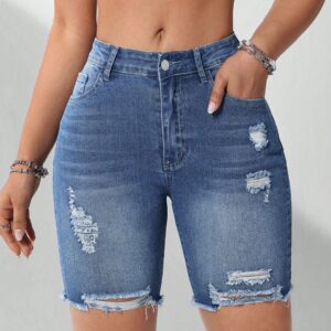 Bermudas en denim con desgarros