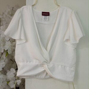 Blusa corta con mangas de volantes