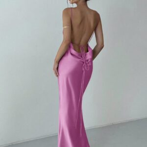 Vestido largo de satín de escote drapeado y espalda descubierta