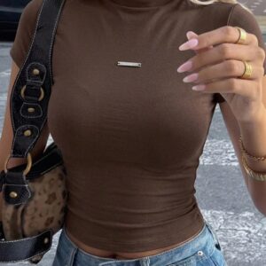 Camiseta ajustada de cuello alto