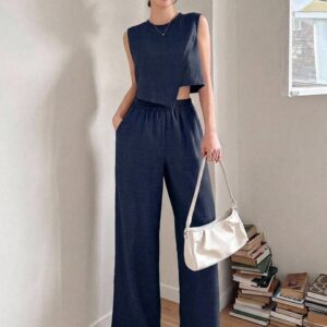 Pantalón y camiseta asimétrica