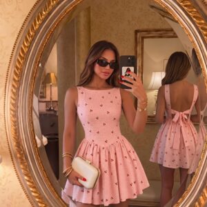 Vestido de espalda descubierta y corte princesa
