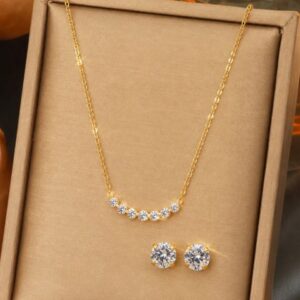 Set de pendientes y collar de acero inoxidable